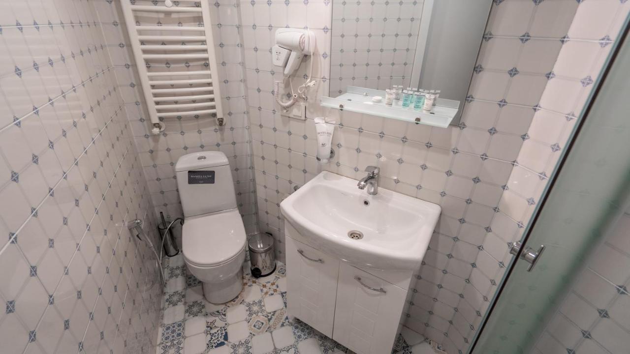 Mini Hotel On Aghmashenebeli Ave Tbilisi Exteriör bild